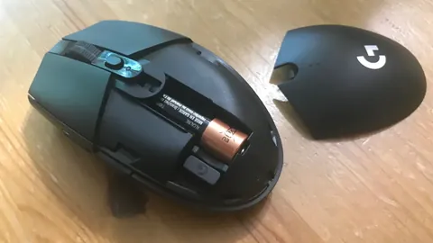 限时开抢！三把神秘传说武器，魅力黑丝女神助阵！《逆战：未来》鬼吹灯赛季震撼来袭，今日开启探险之旅！